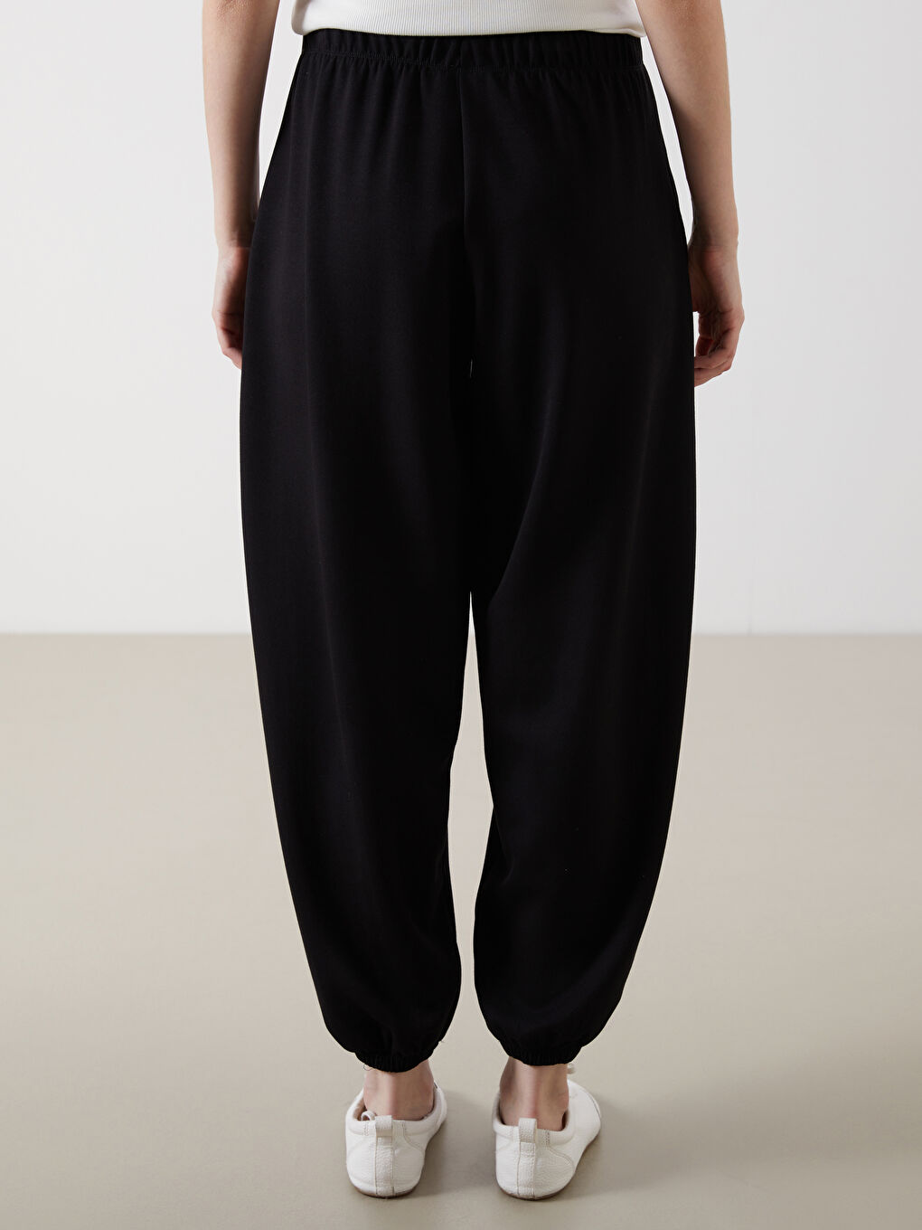 Siyah Beli Lastikli Kadın Jogger Eşofman Altı-3