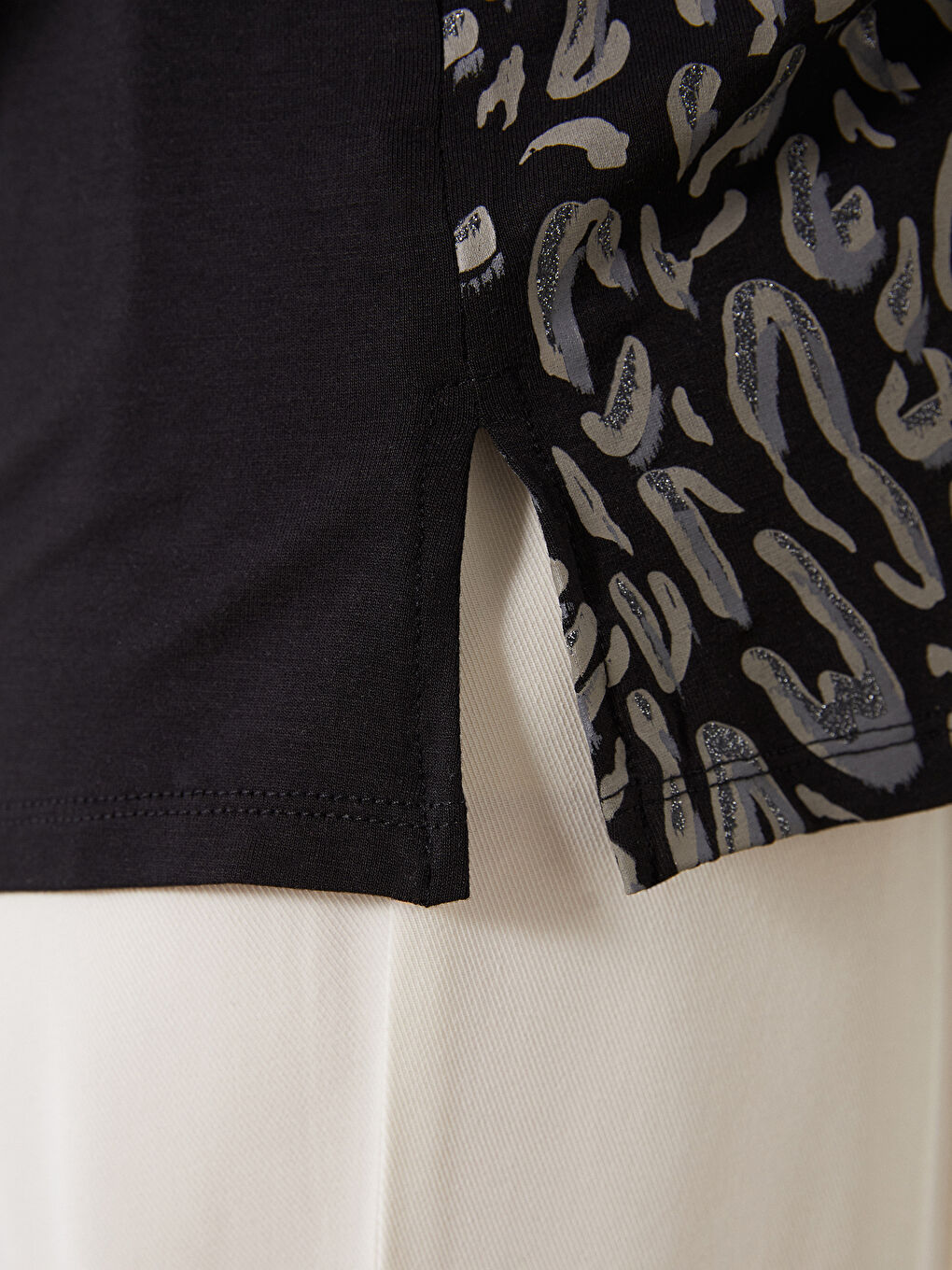 Siyah Bisiklet Yaka Desenli Bluz-2