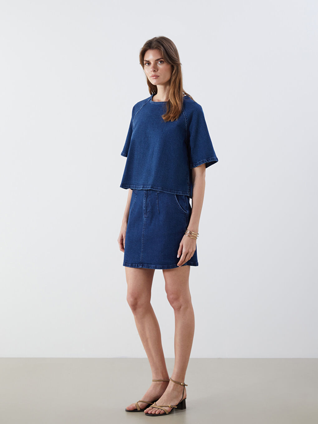 بلوزة جينز بياقة دائرية-1