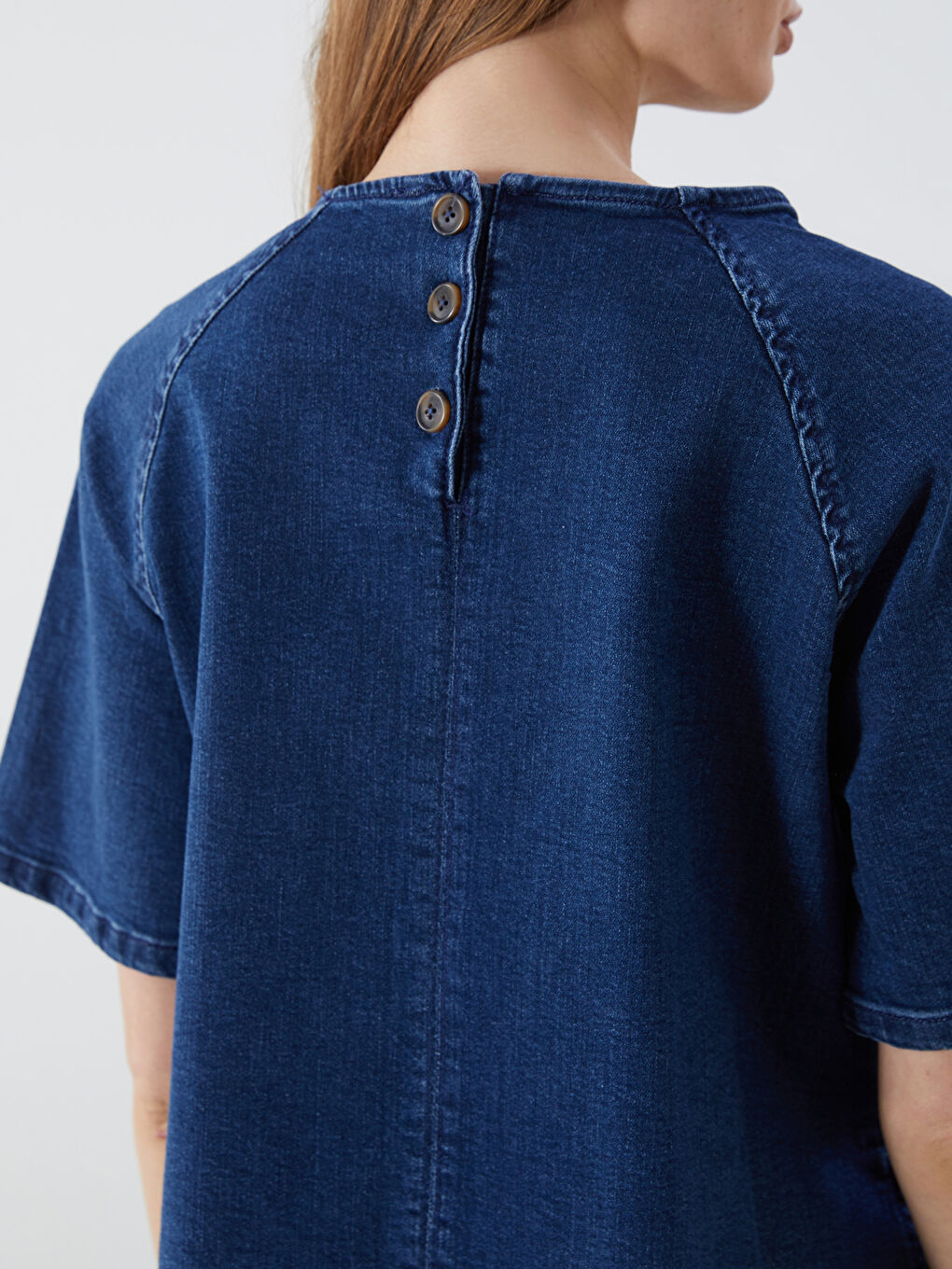 بلوزة جينز بياقة دائرية-2