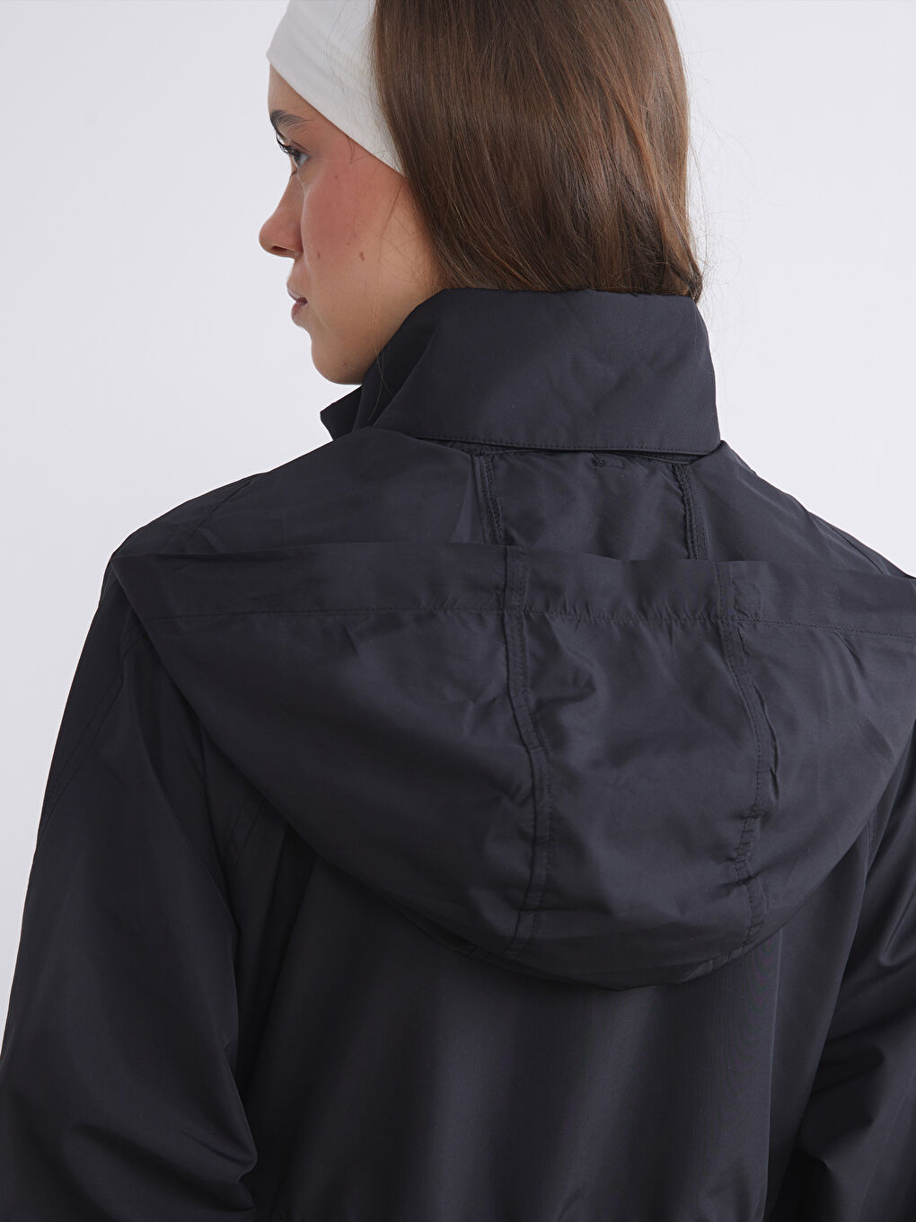 Siyah Dik Yaka Oversize Kadın Yağmurluk-1