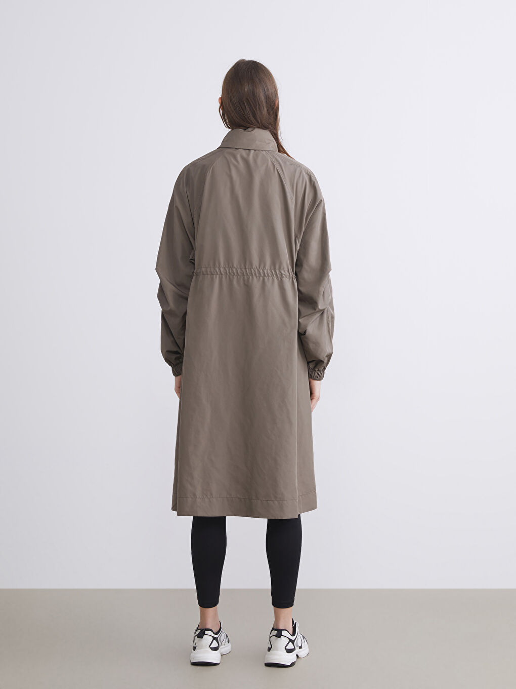 Bej Dik Yaka Oversize Kadın Yağmurluk-4