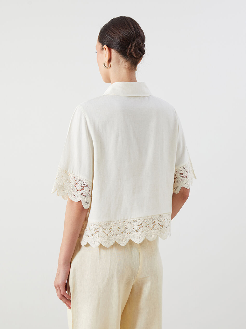 Ekru Kroşe Detaylı Keten Karışımlı Kadın Gömlek-5