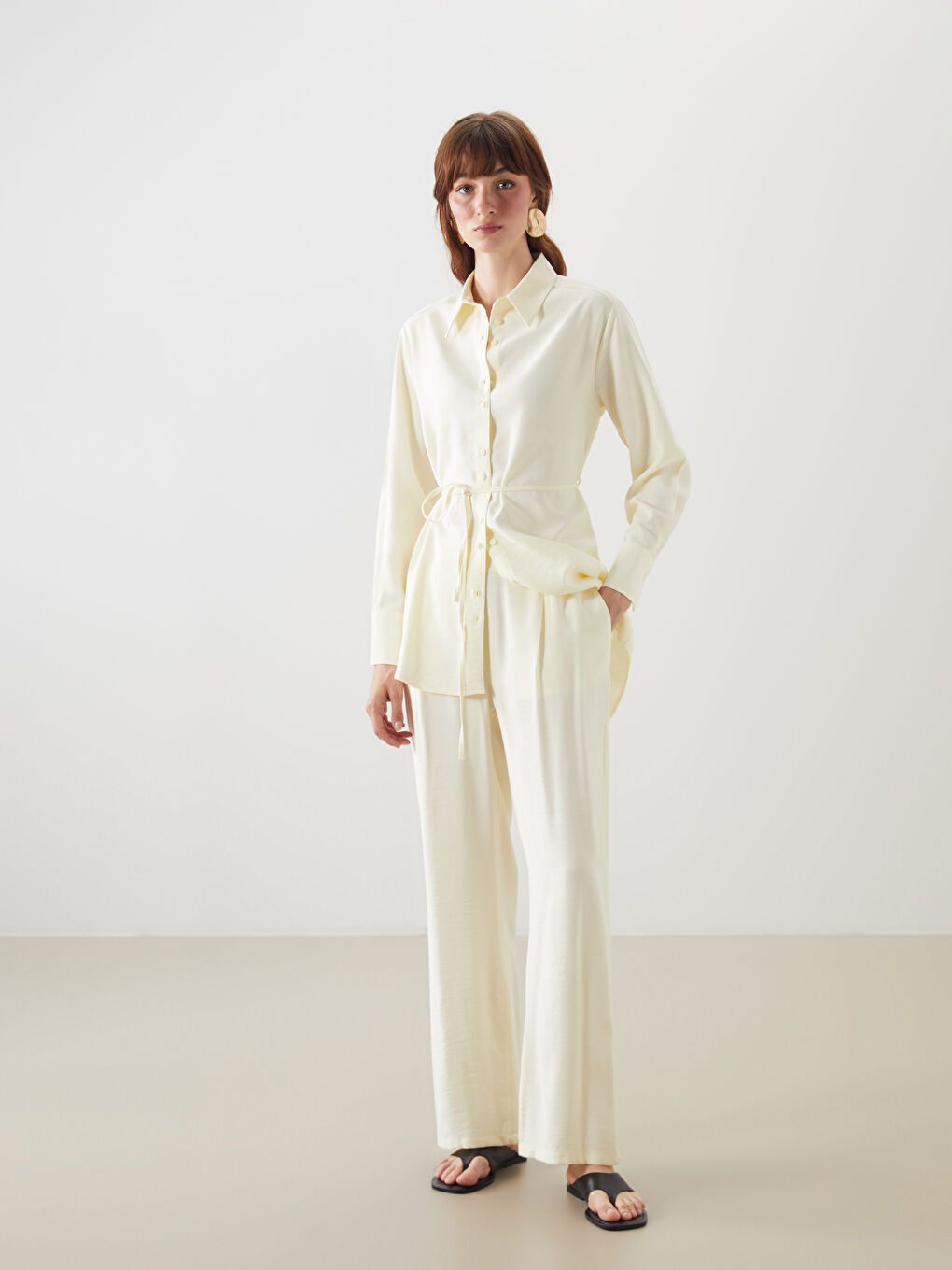 LCWAIKIKI Classic Elasticated Waist Women's Pleated Trousers -S5PG51Z8-S3R