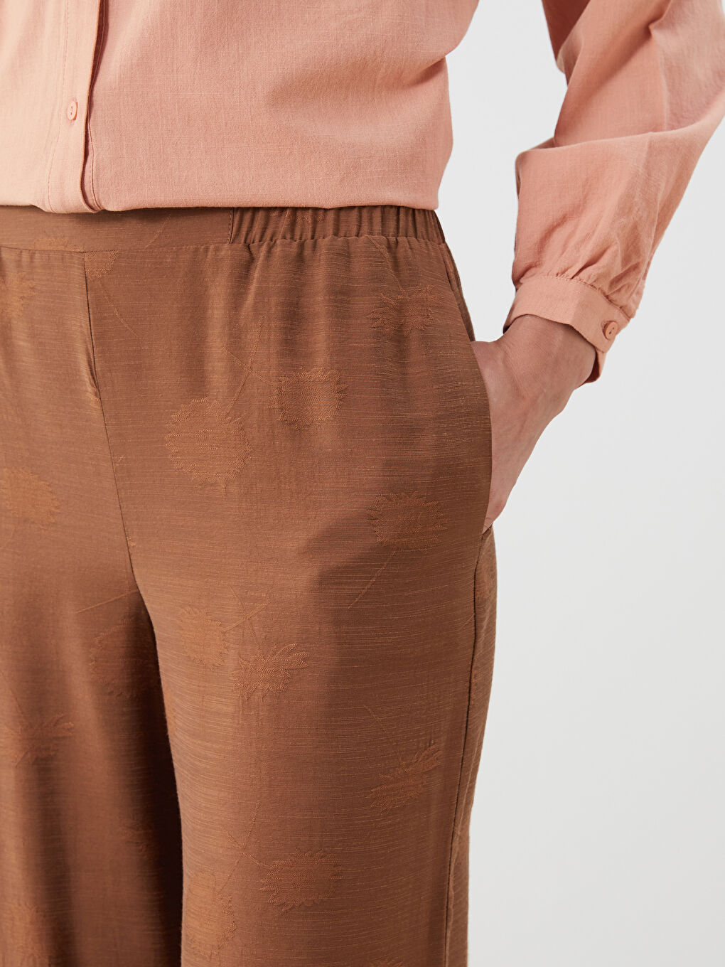 Kahverengi Beli Lastikli Desenli Kadın Pantolon-2