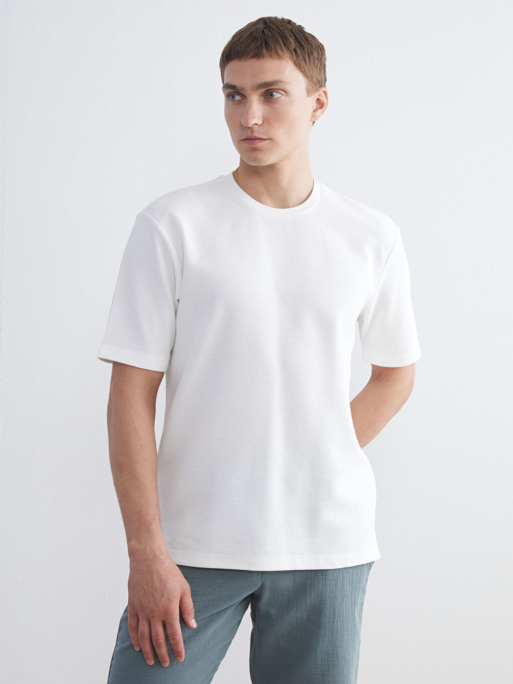 Ekru Bisiklet Yaka Kısa Kollu Erkek Tişört-1