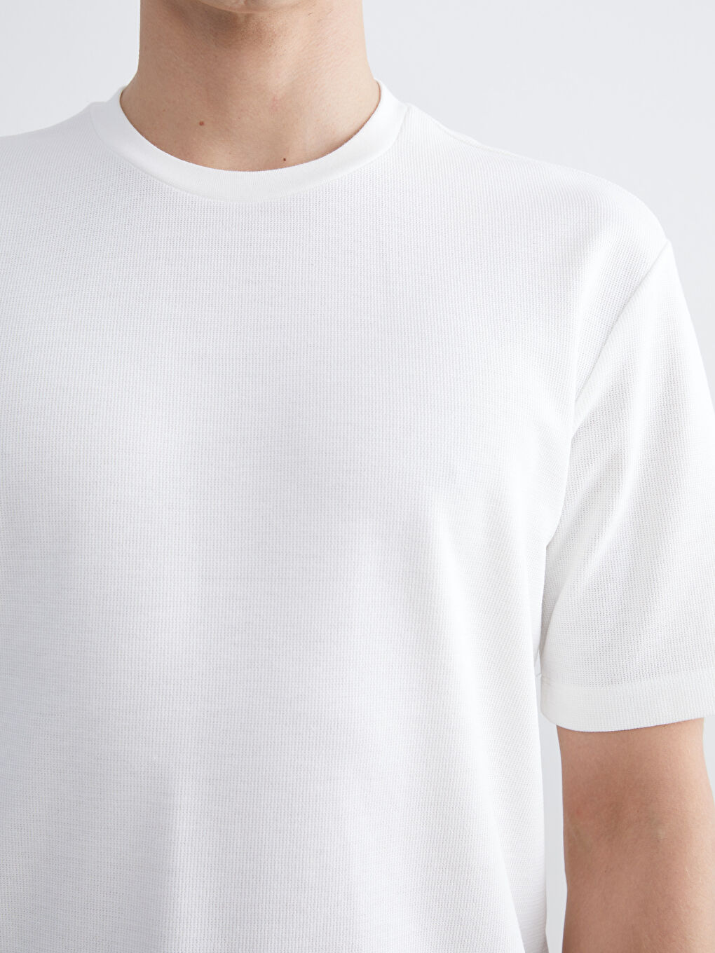 Ekru Bisiklet Yaka Kısa Kollu Erkek Tişört-4