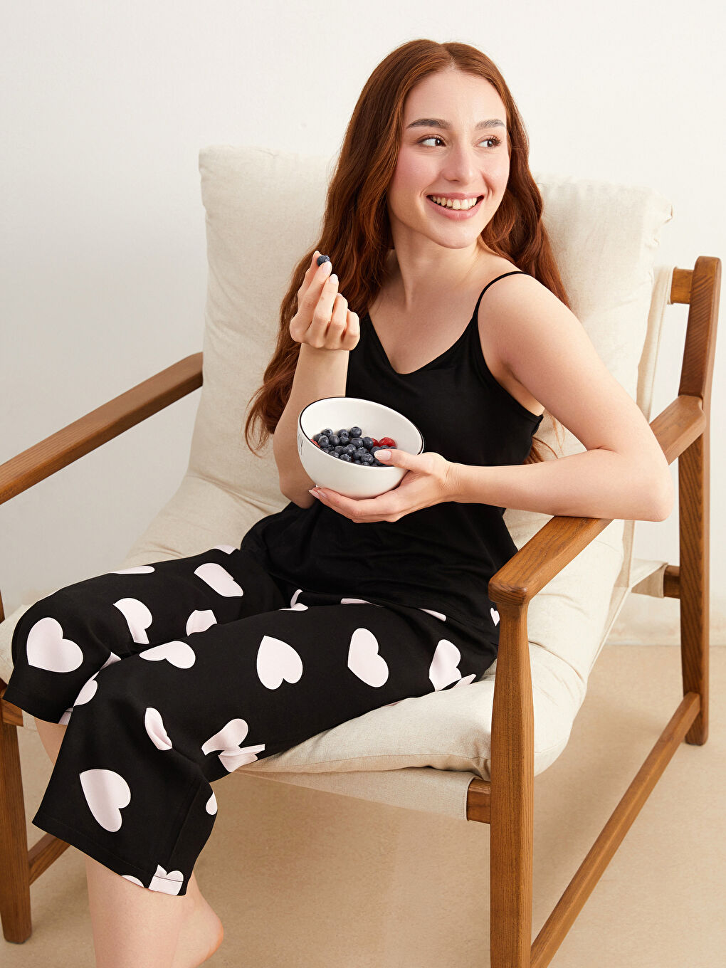 Woman BLACK Capri Pyjamas Set -S5PK23Z8-LQJ