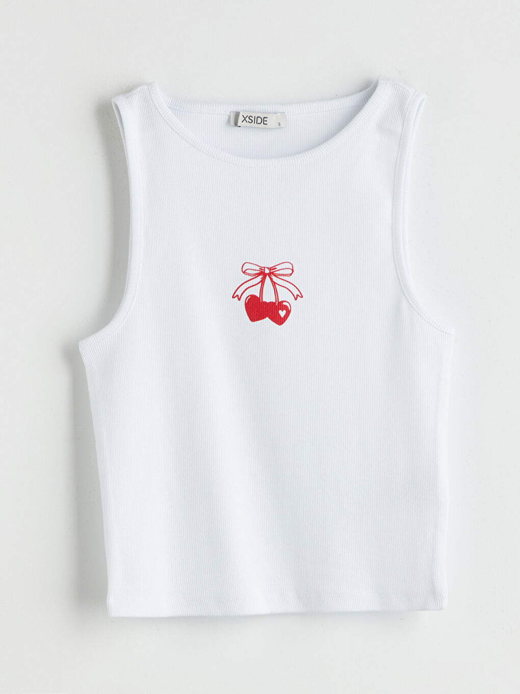 Beyaz Bisiklet Yaka Kiraz Baskılı Kadın Atlet-4