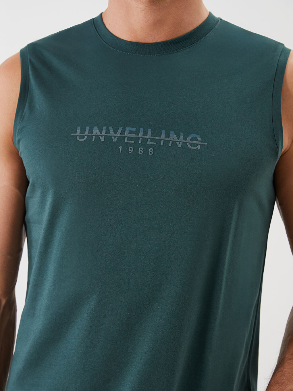 LCWAIKIKI Classic Crew Neck Printed Men's Sleeveless T-Shirt -S5PK88Z8-ZDJ