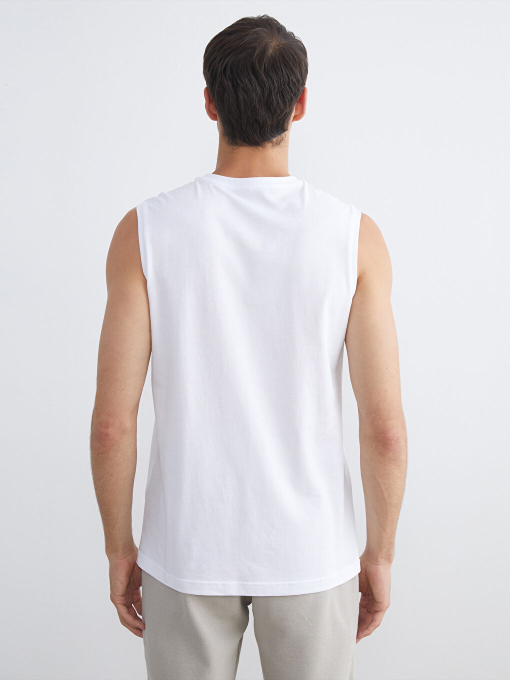 Beyaz Bisiklet Yaka Baskılı Erkek Kolsuz Tişört-3