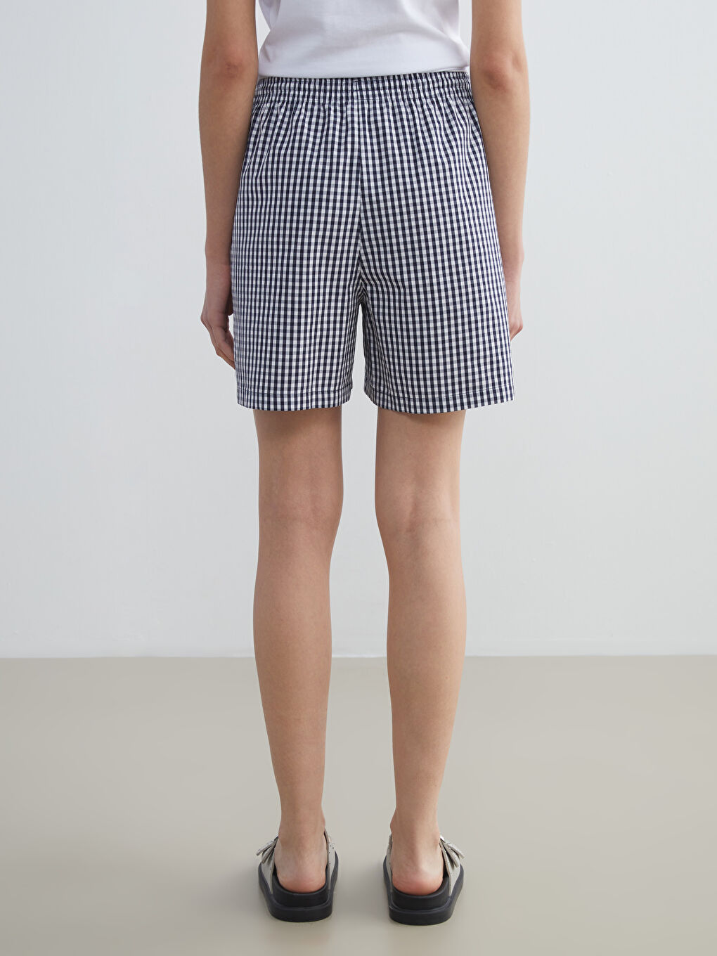 Lacivert Beli Lastikli Ekose Kadın Şort-4