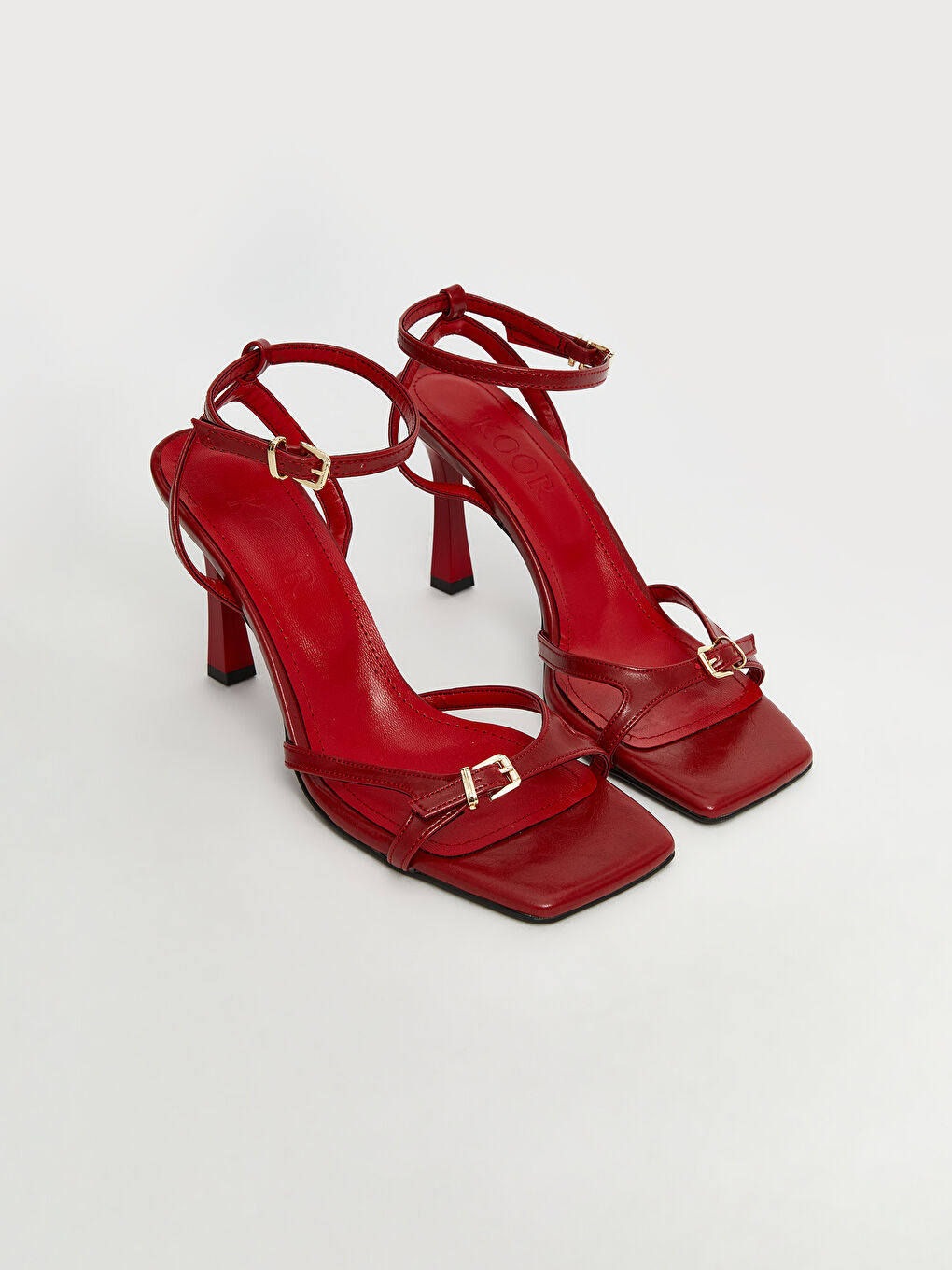Kırmızı Bilekten Bağlamalı Kadın Topuklu Ayakkabı