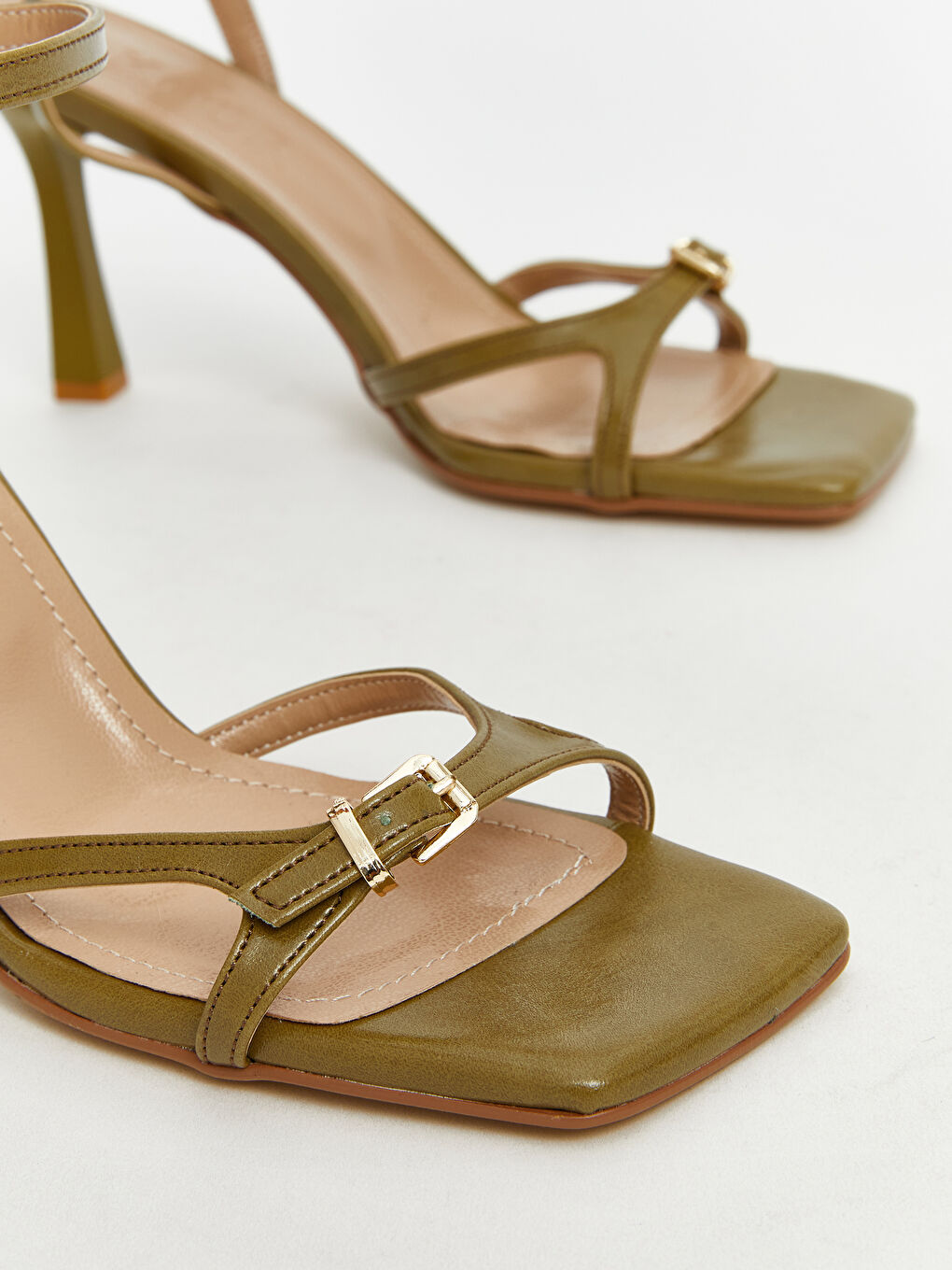 Yeşil Bilekten Bağlamalı Kadın Topuklu Ayakkabı-2