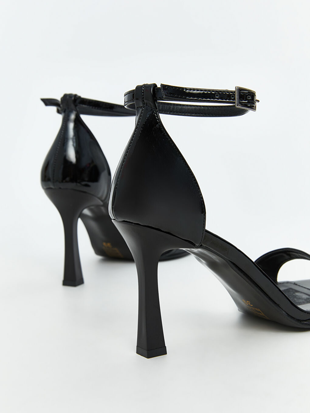 Siyah Tek Bantlı Bilekten Bağlamalı Kadın Topuklu Ayakkabı-5