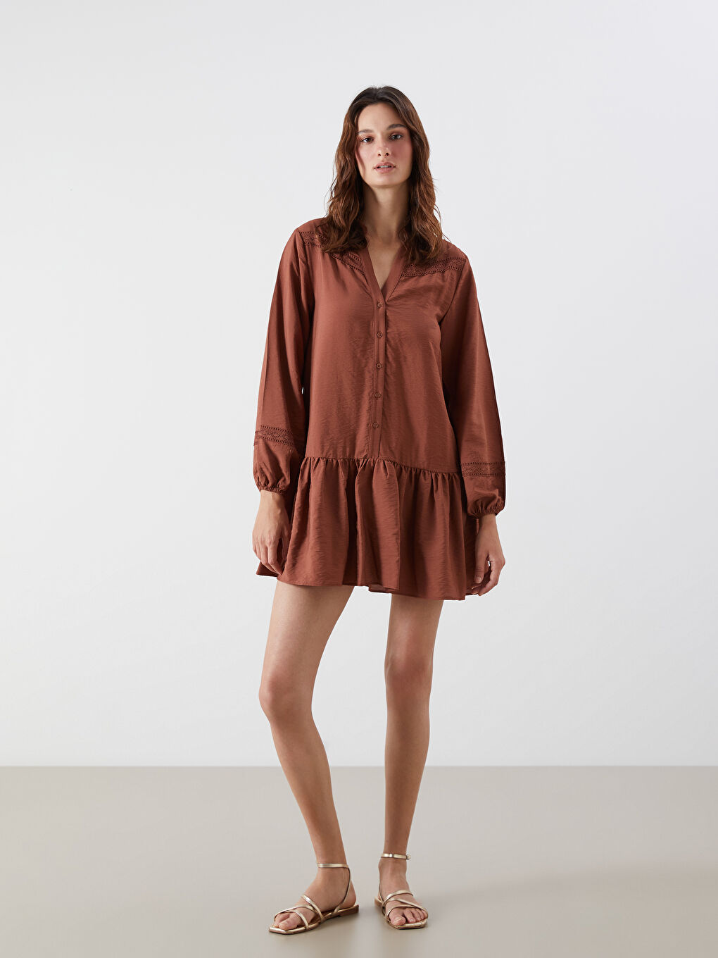 Kahverengi Kaçık Yaka Nakışlı A Kesim Mini Elbise-1
