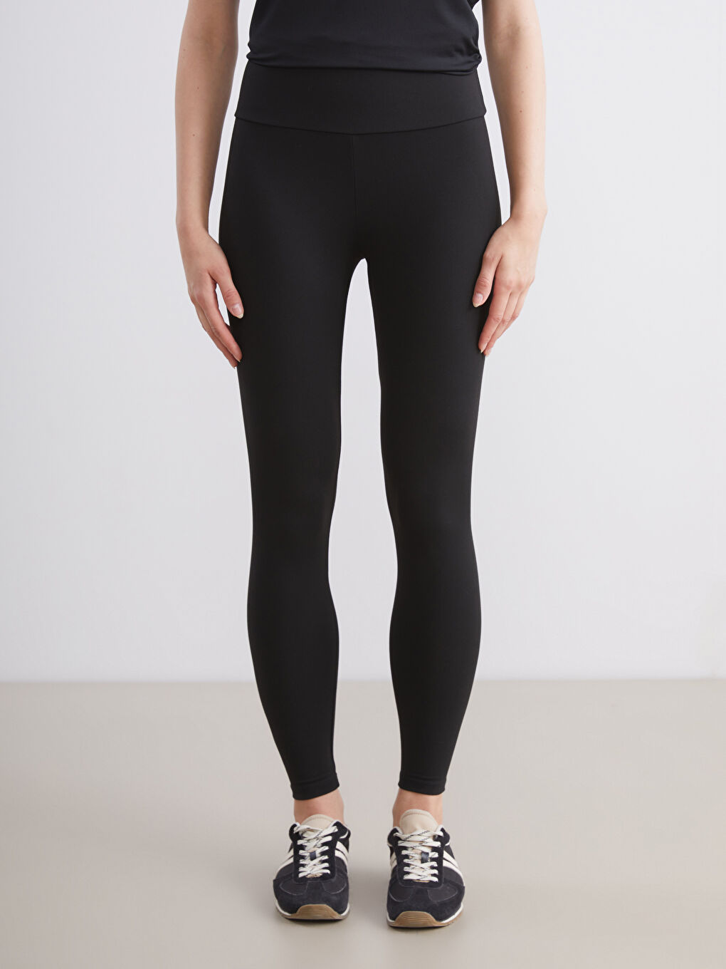 Siyah Beli Lastikli Kadın Spor Tayt-1