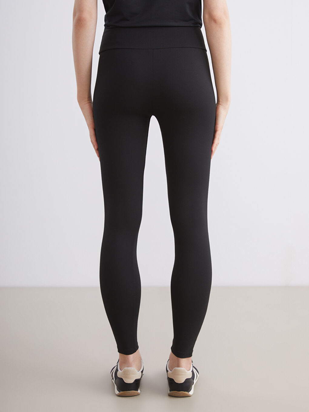 Siyah Beli Lastikli Kadın Spor Tayt-3