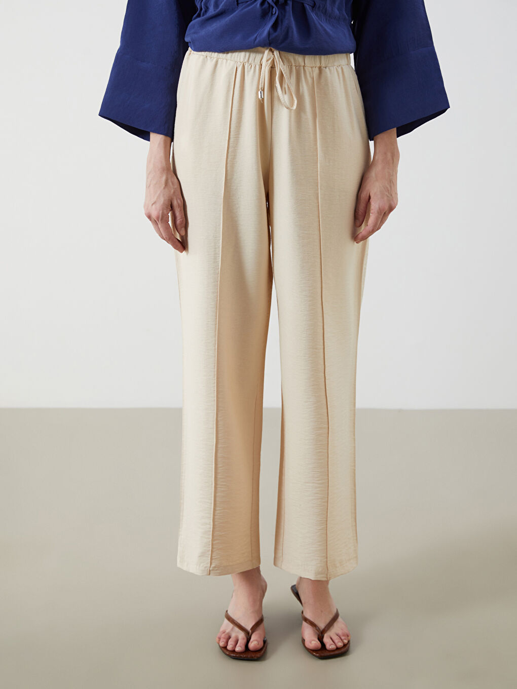 LCWAIKIKI Classic Elastic Waist Wide Leg Women's Trousers -S5PO54Z8-RQB
