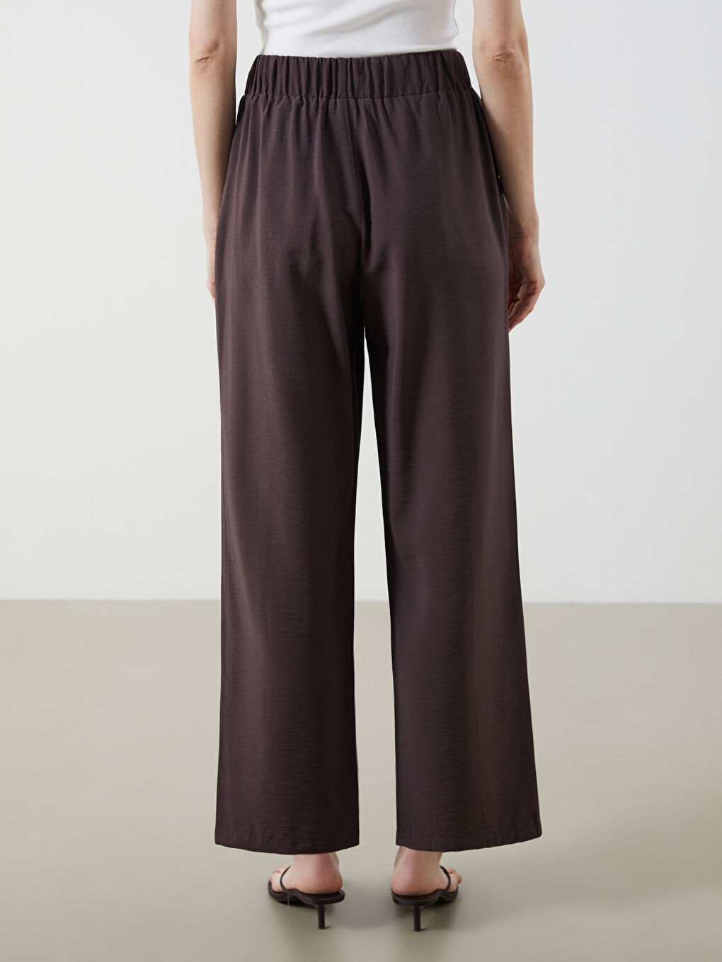 LCWAIKIKI Classic Elastic Waist Wide Leg Women's Trousers -S5PO54Z8-S6K