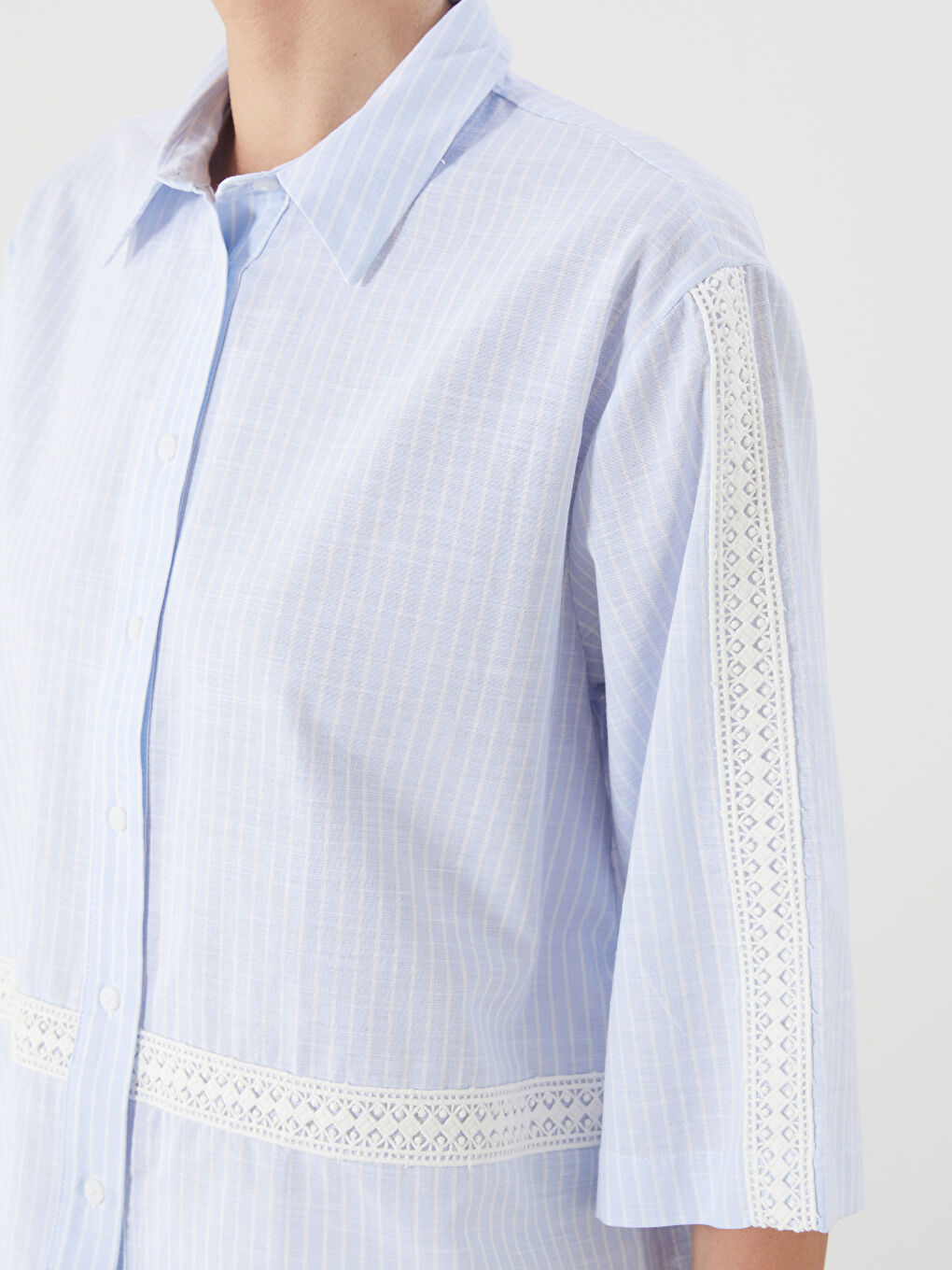 ზოლიანი მაქმანიანი ქალის პერანგი-2