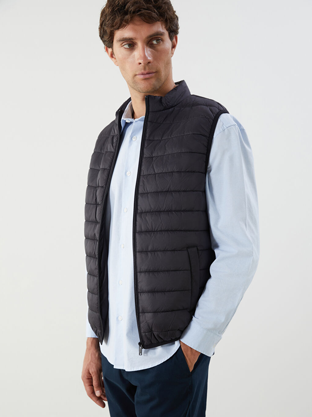  Yelek	Standard Fit Funnel Neck Men's Puffer Gilet