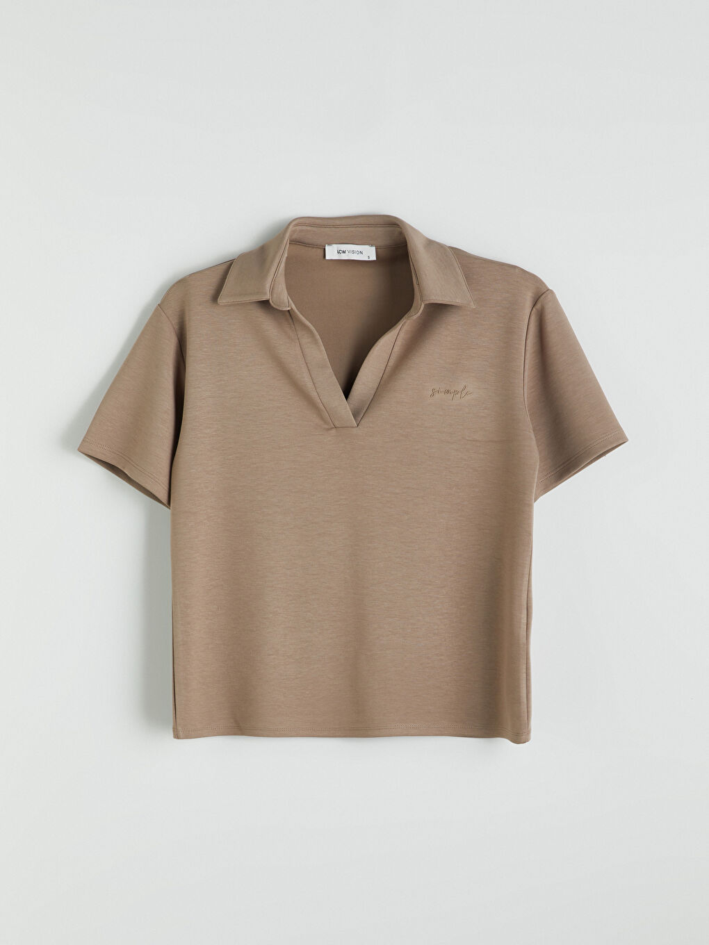 Kahverengi Polo Yaka Nakışlı Kadın Tişört-4