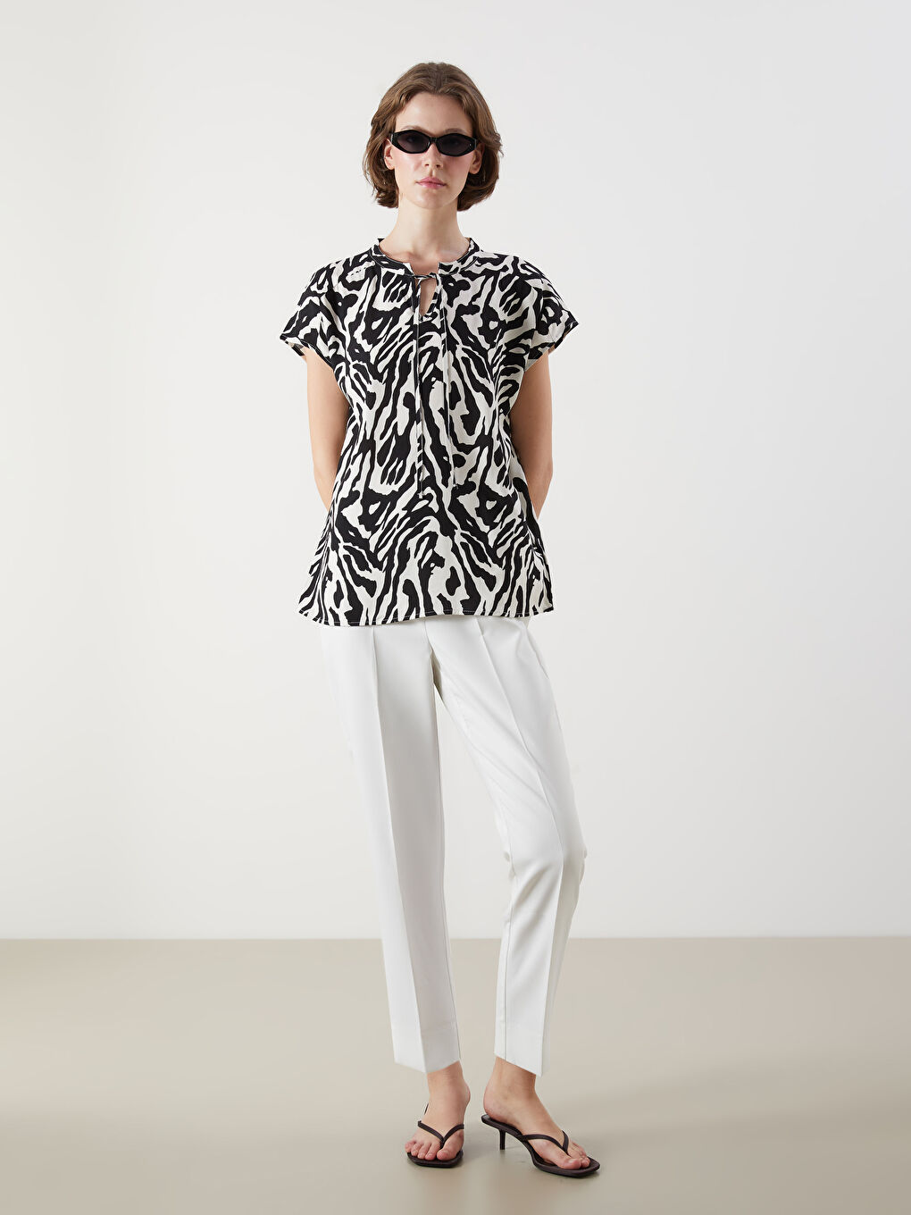Tie Neck Patterned Blouse -S5PP75Z8-LQJ