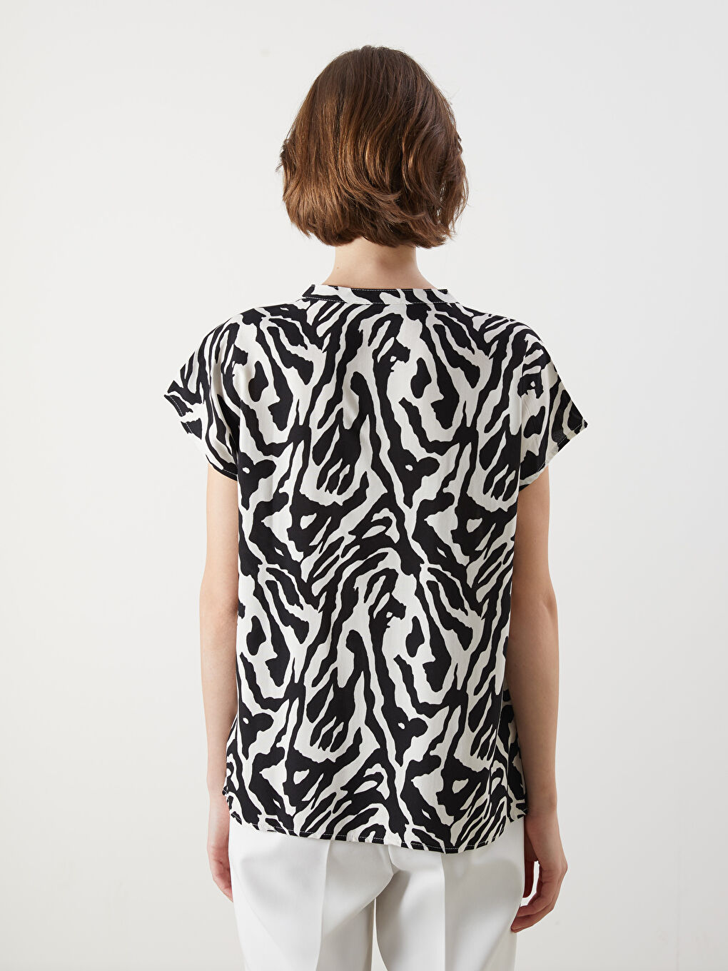 Tie Neck Patterned Blouse -S5PP75Z8-LQJ
