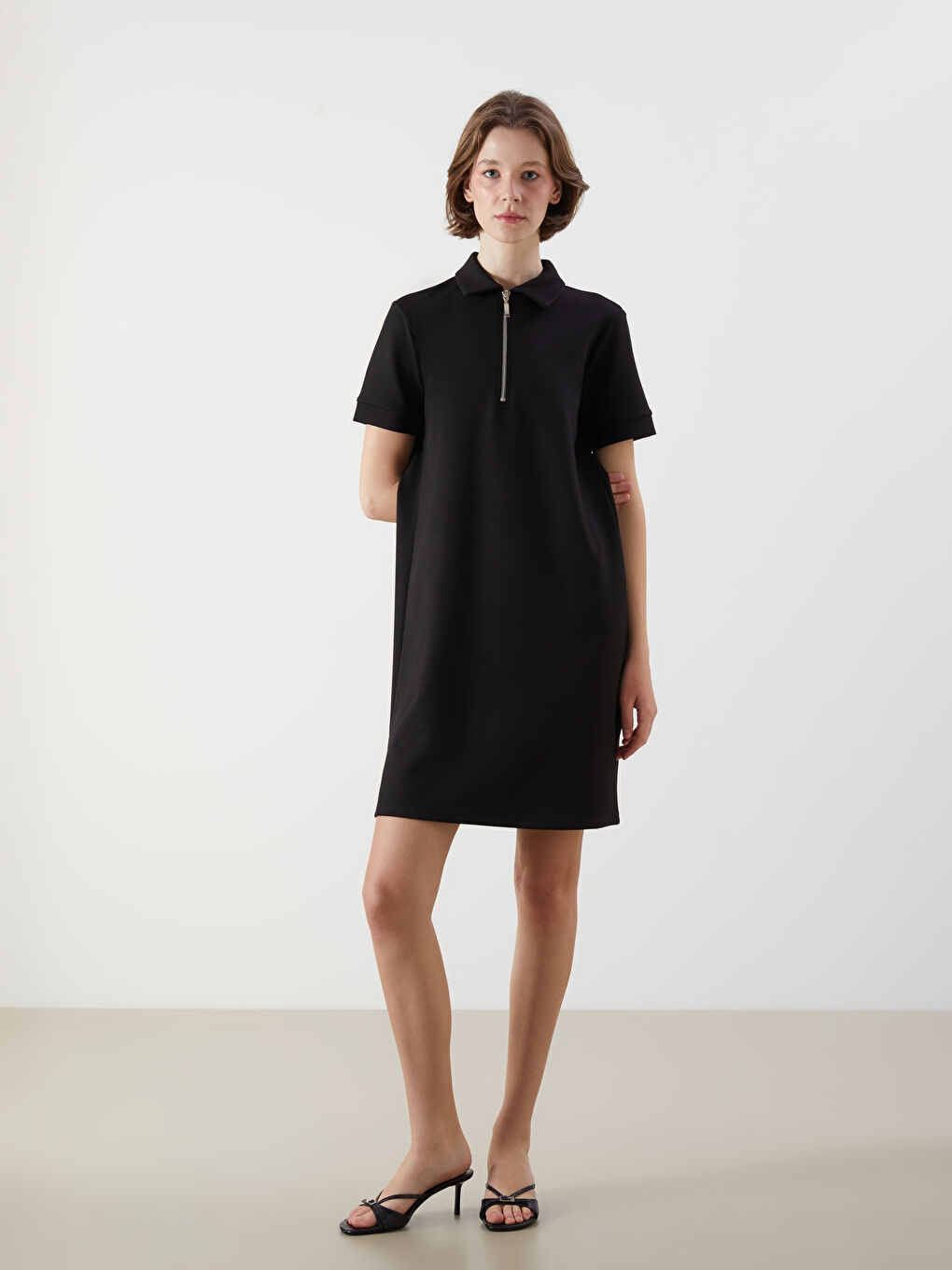 Siyah Polo Yaka Mini Elbise