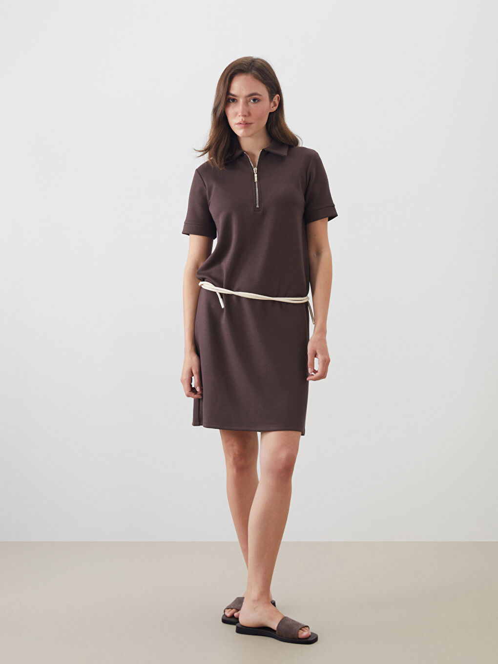 Kahverengi Polo Yaka Mini Elbise