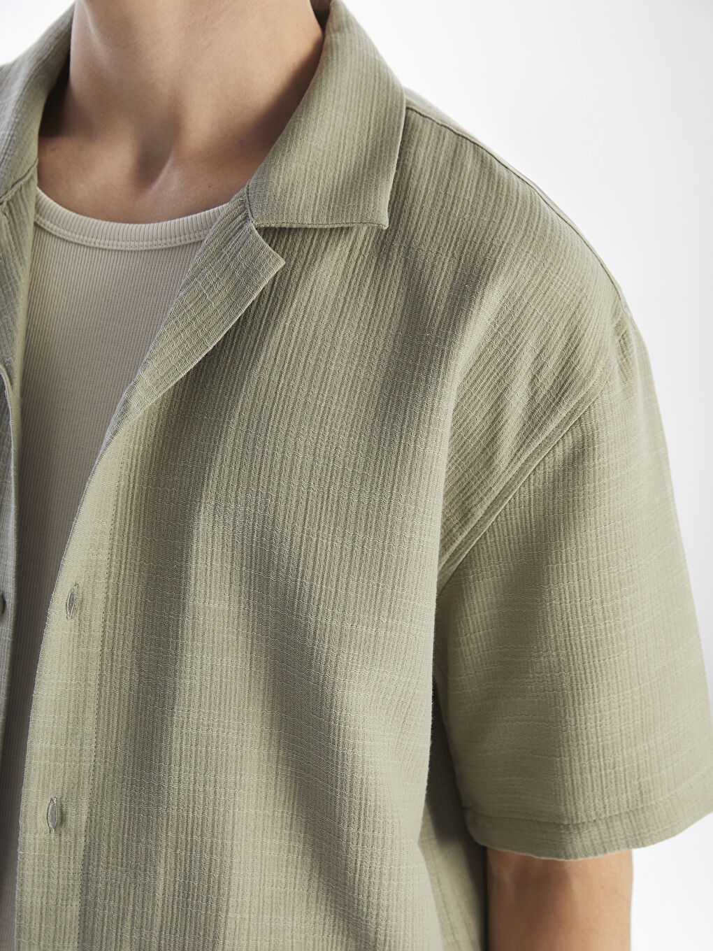 Haki Rahat Kalıp Resort Yaka Kısa Kollu Müslin Erkek Gömlek-5