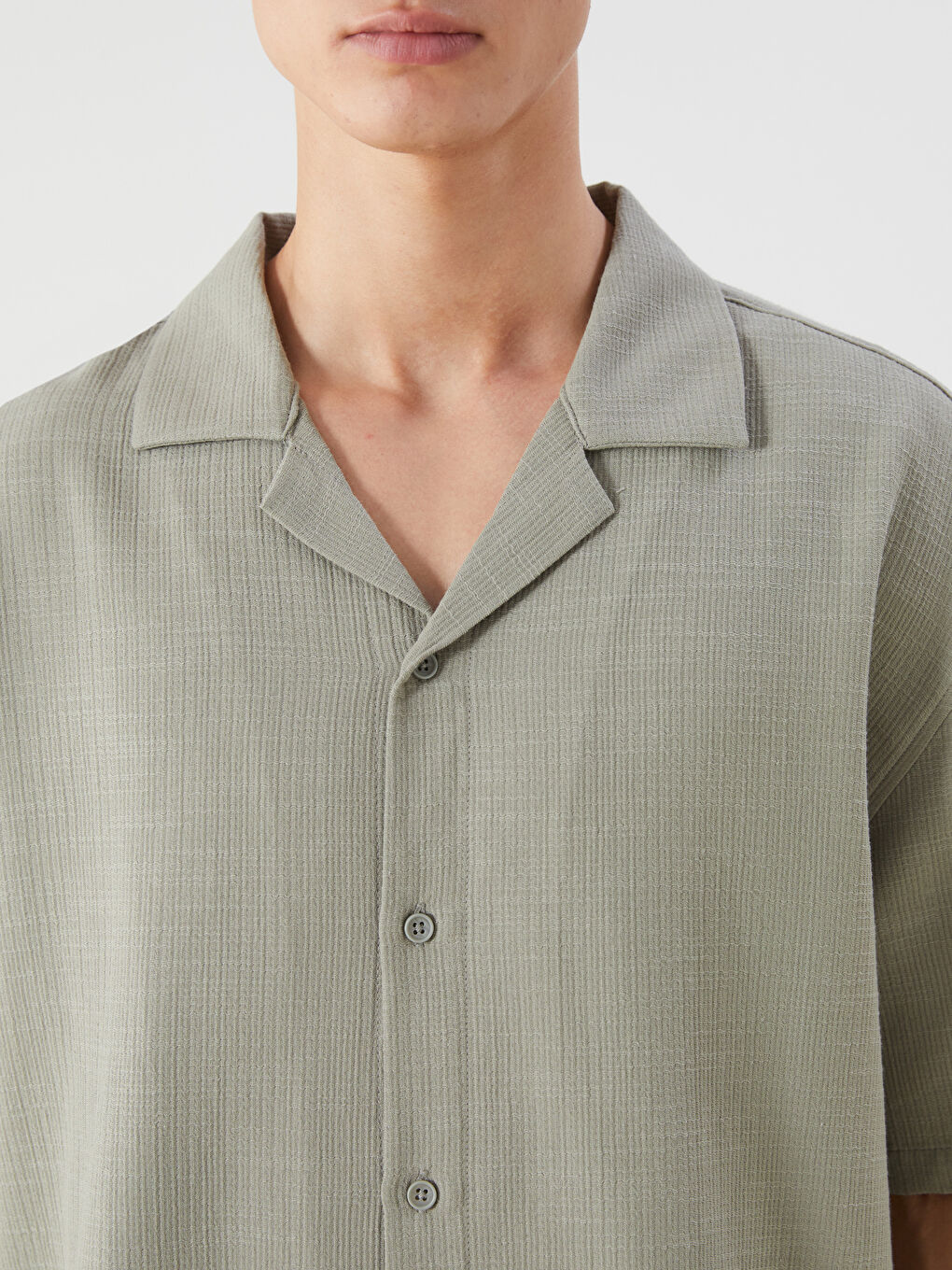 Haki Rahat Kalıp Resort Yaka Kısa Kollu Müslin Erkek Gömlek-4