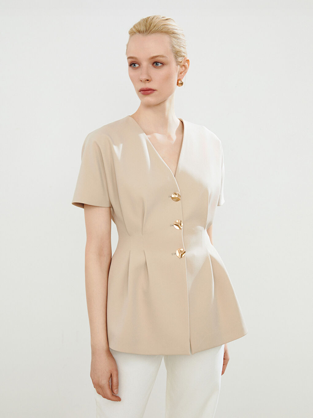 Bej V Yaka Kadın Ceket