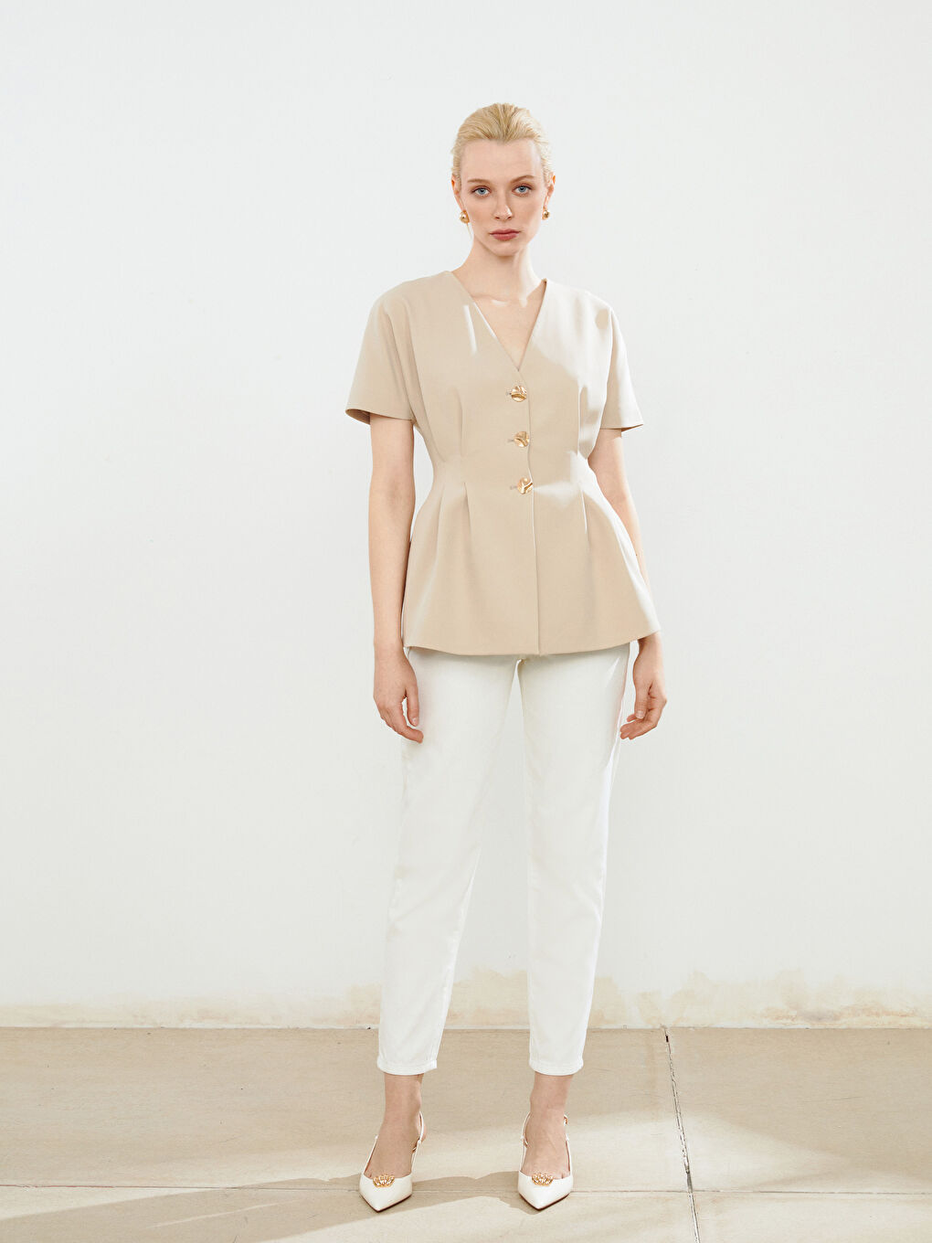 Bej V Yaka Kadın Ceket-1