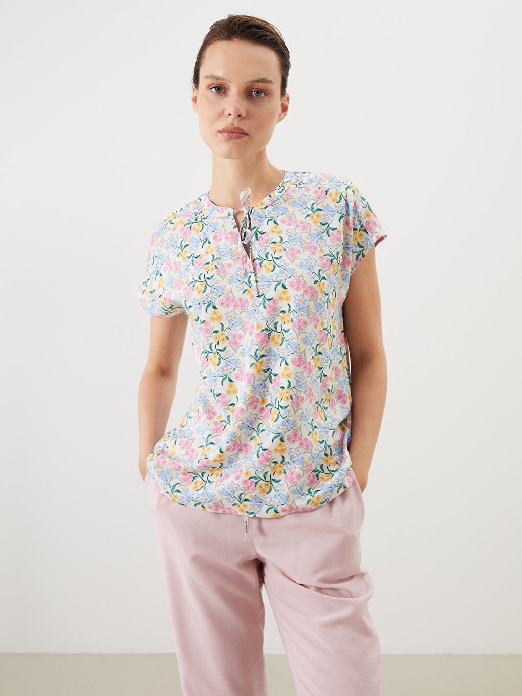 LCW Comfort Tie Neck Floral Blouse -S5PS55Z8-F9C