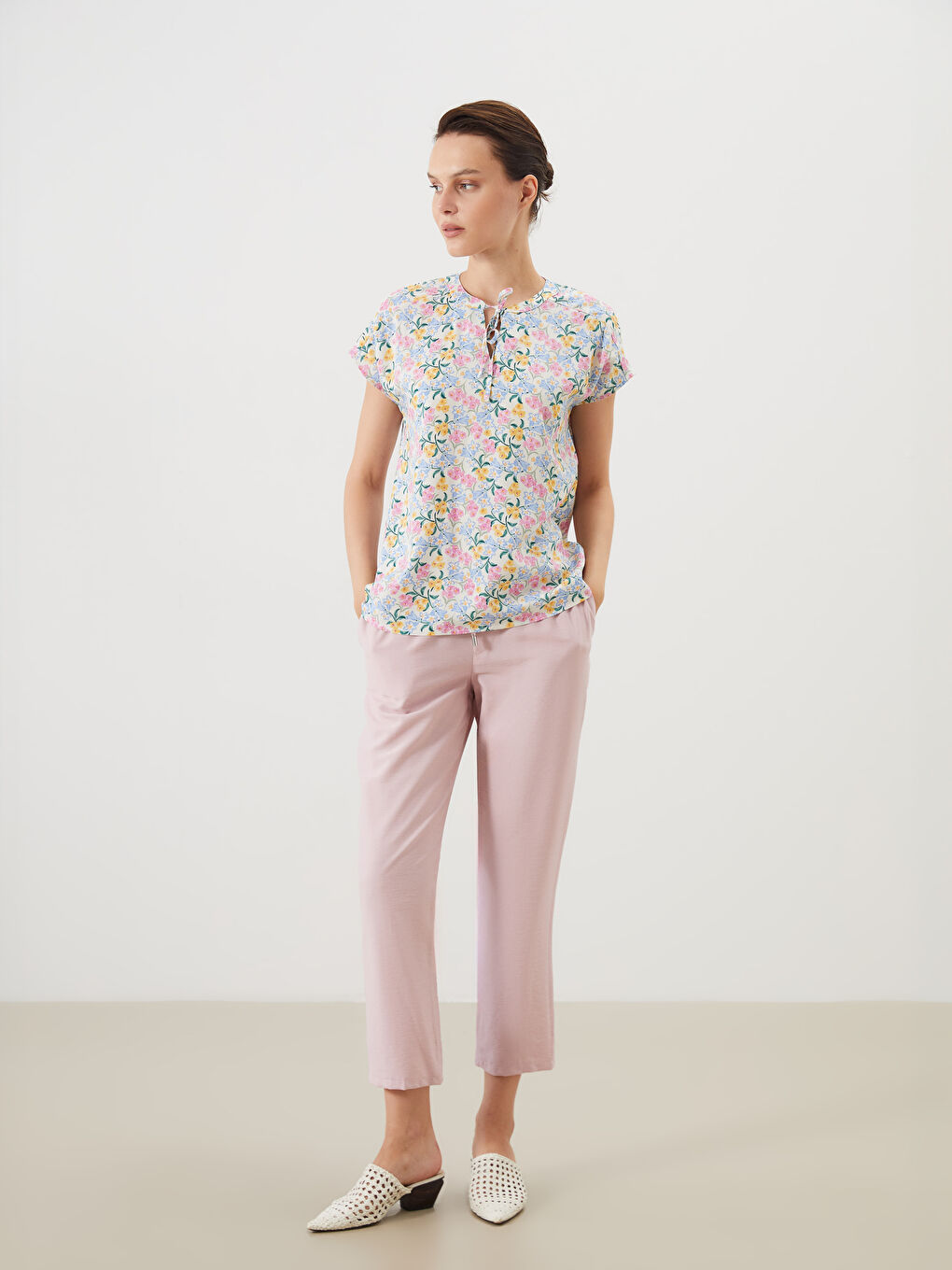 LCW Comfort Tie Neck Floral Blouse -S5PS55Z8-F9C