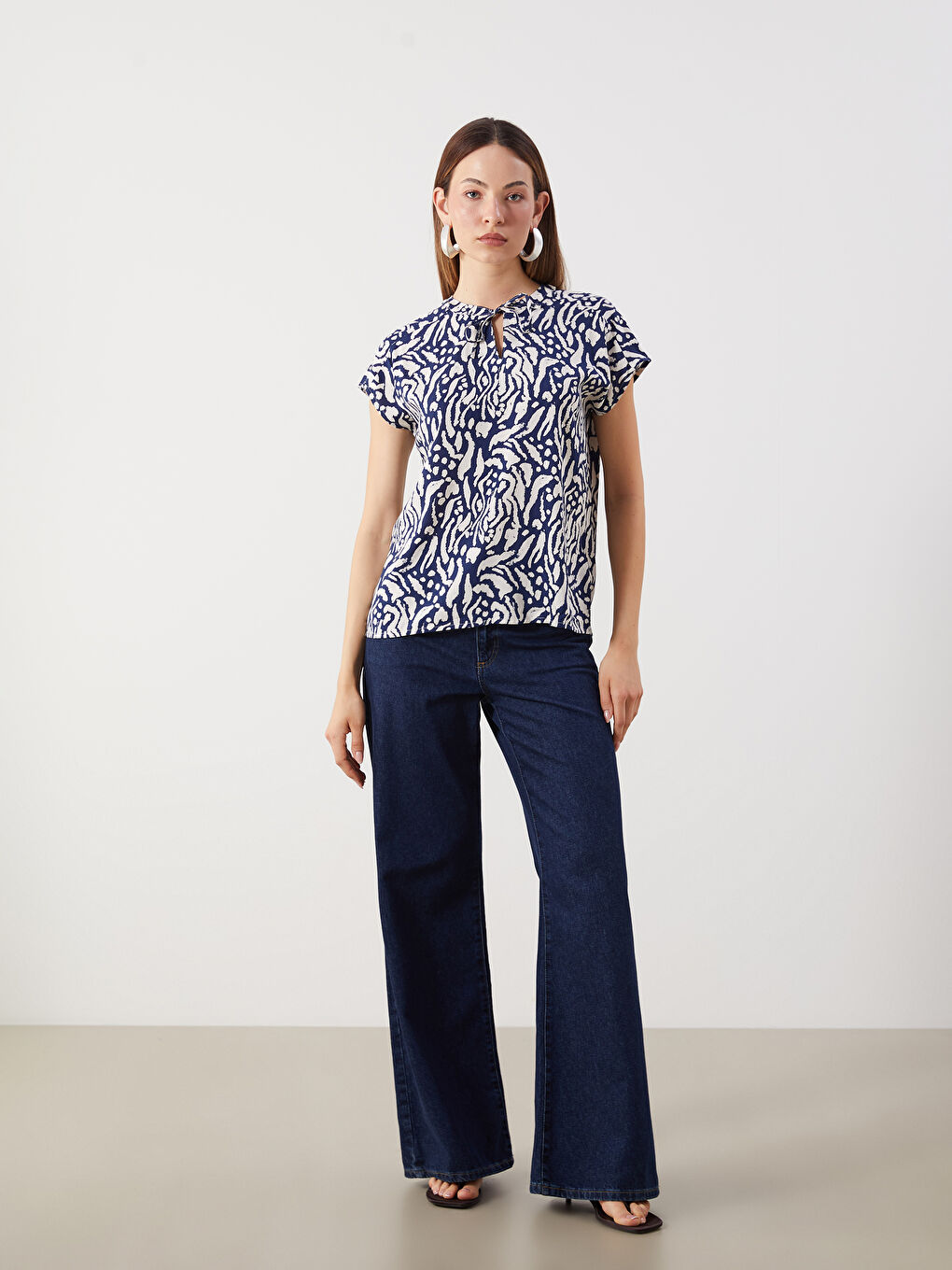 LCW Comfort Bluza sa kragnom na vezanje i uzorkom -S5PS55Z8-LQQ