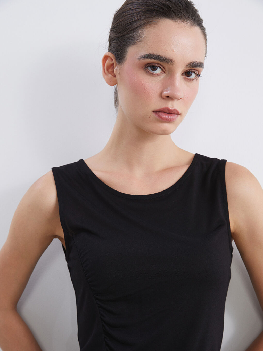 Siyah Bisiklet Yaka Büzgülü Bluz-2