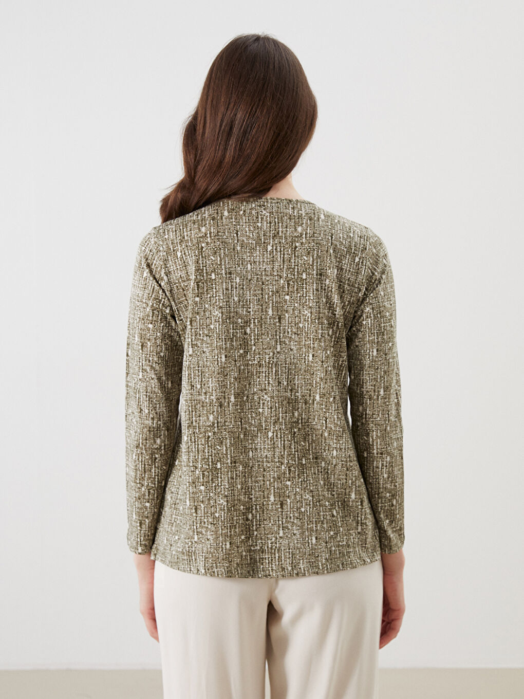 بلوزة ياقة دائرية منقوشة بتفاصيل دانتيل-3