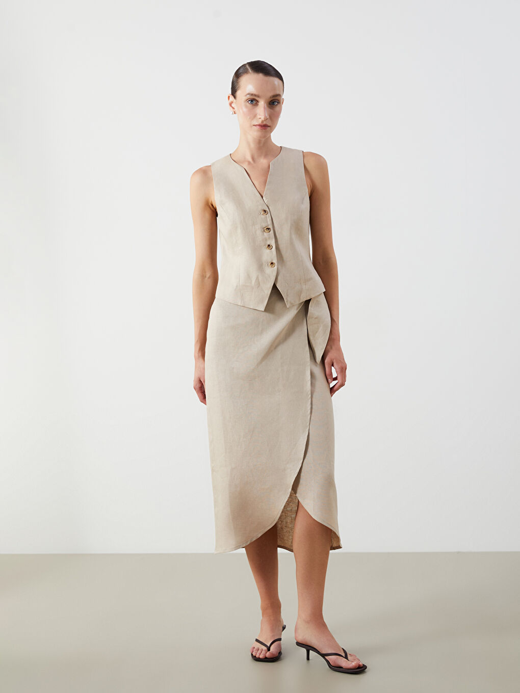 Bej V Yaka %100 Keten Kadın Klasik Yelek-1