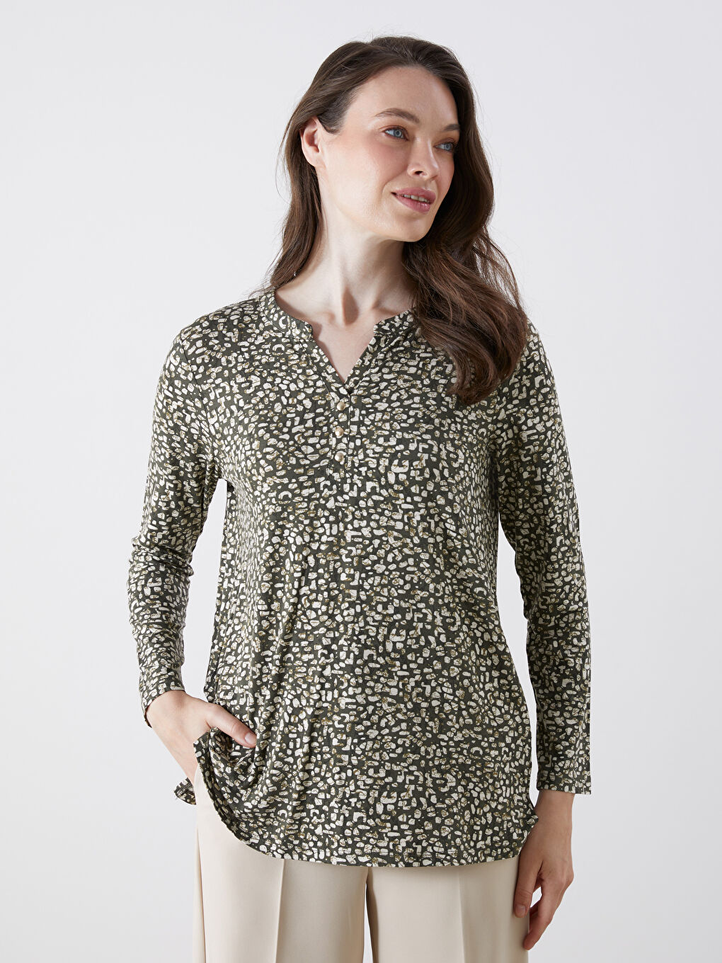 LCW Grace Notch Neck Patterned Blouse -S5PV72Z8-LRR