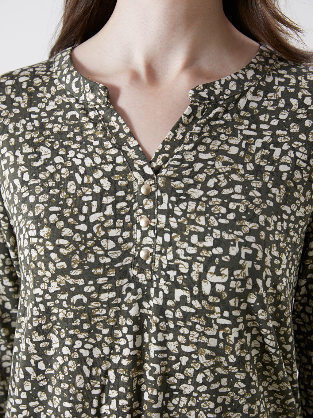 LCW Grace Notch Neck Patterned Blouse -S5PV72Z8-LRR