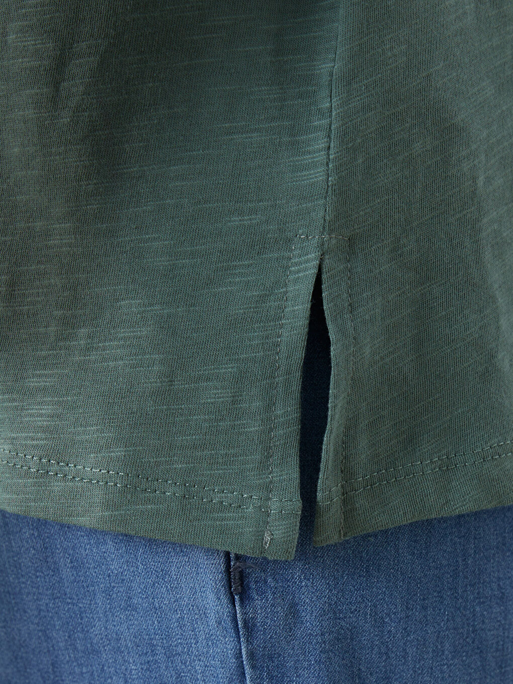 Yeşil Bağlamalı Yaka Nakışlı Bluz-2