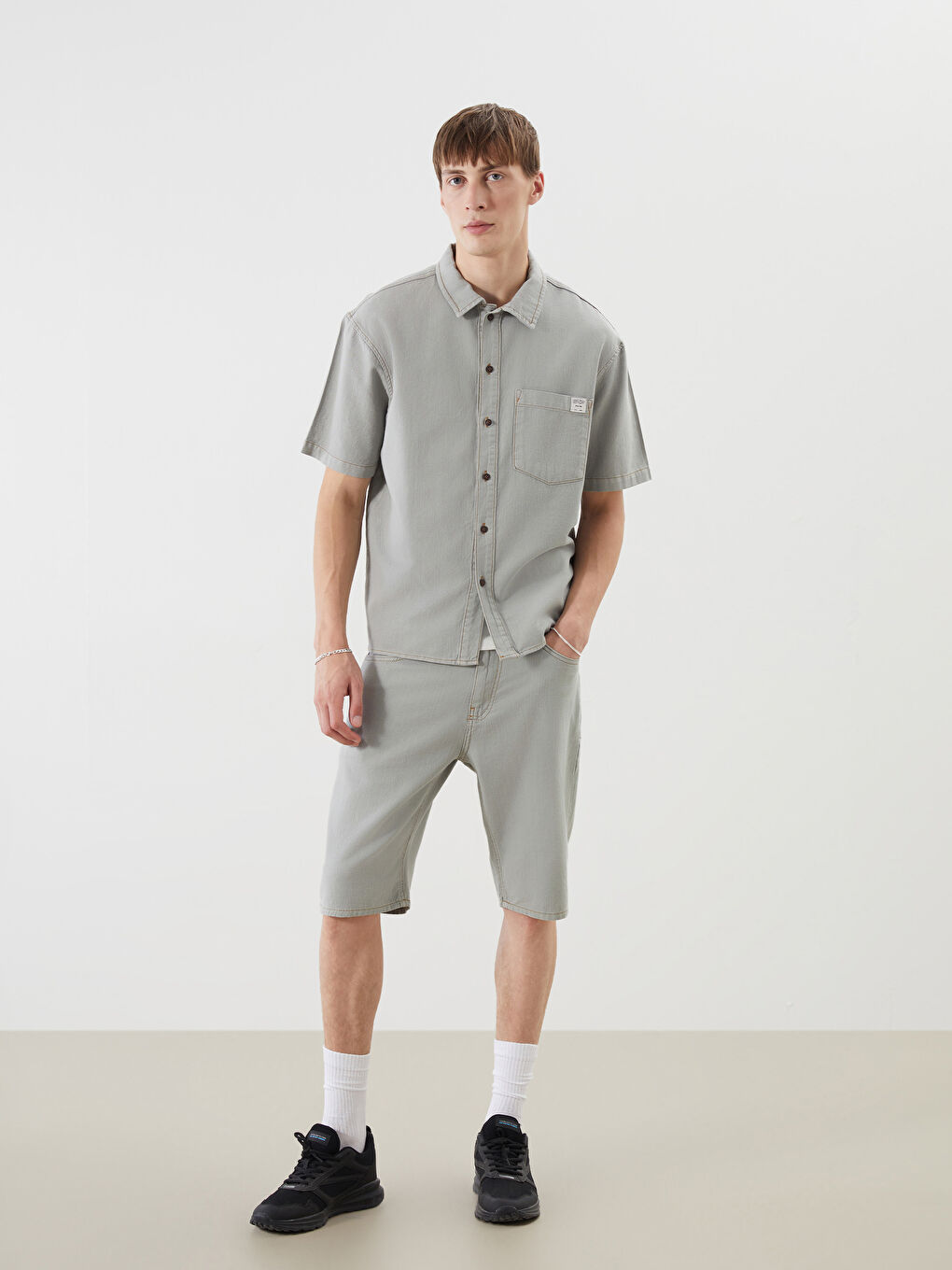 شورت جينز رجالي بقصة عادية