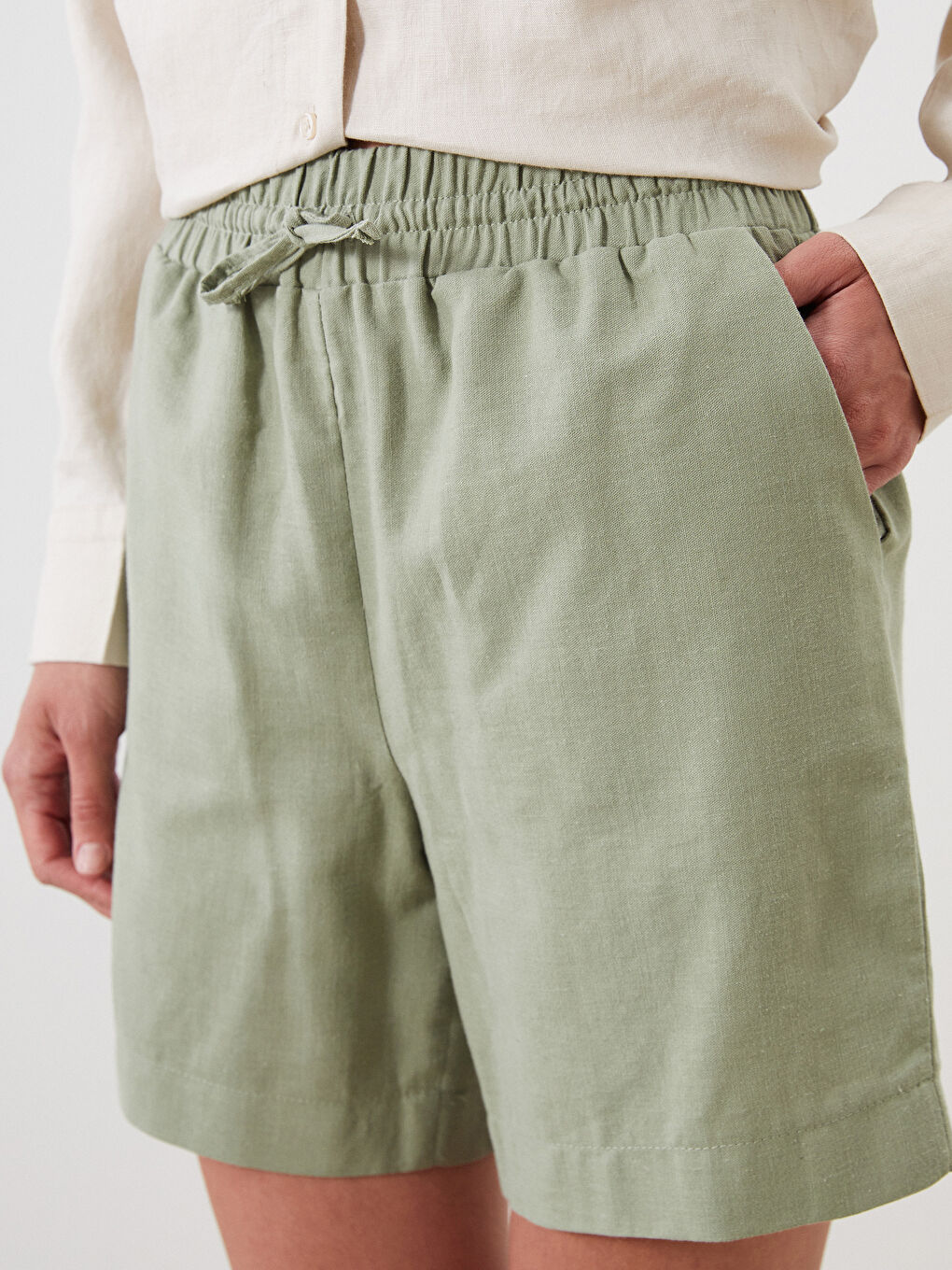 LCW Comfort Plain Linen Blend Women's Shorts with Elastic Waist -S5PY23Z8-GUY