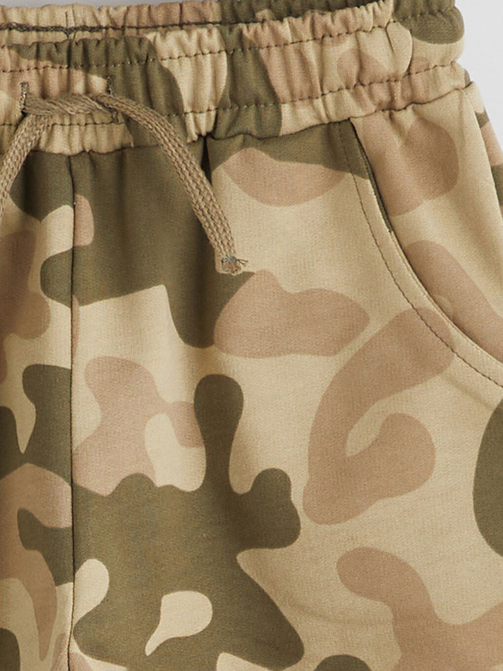 Haki Beli Lastikli Baskılı Erkek Çocuk Şort-1