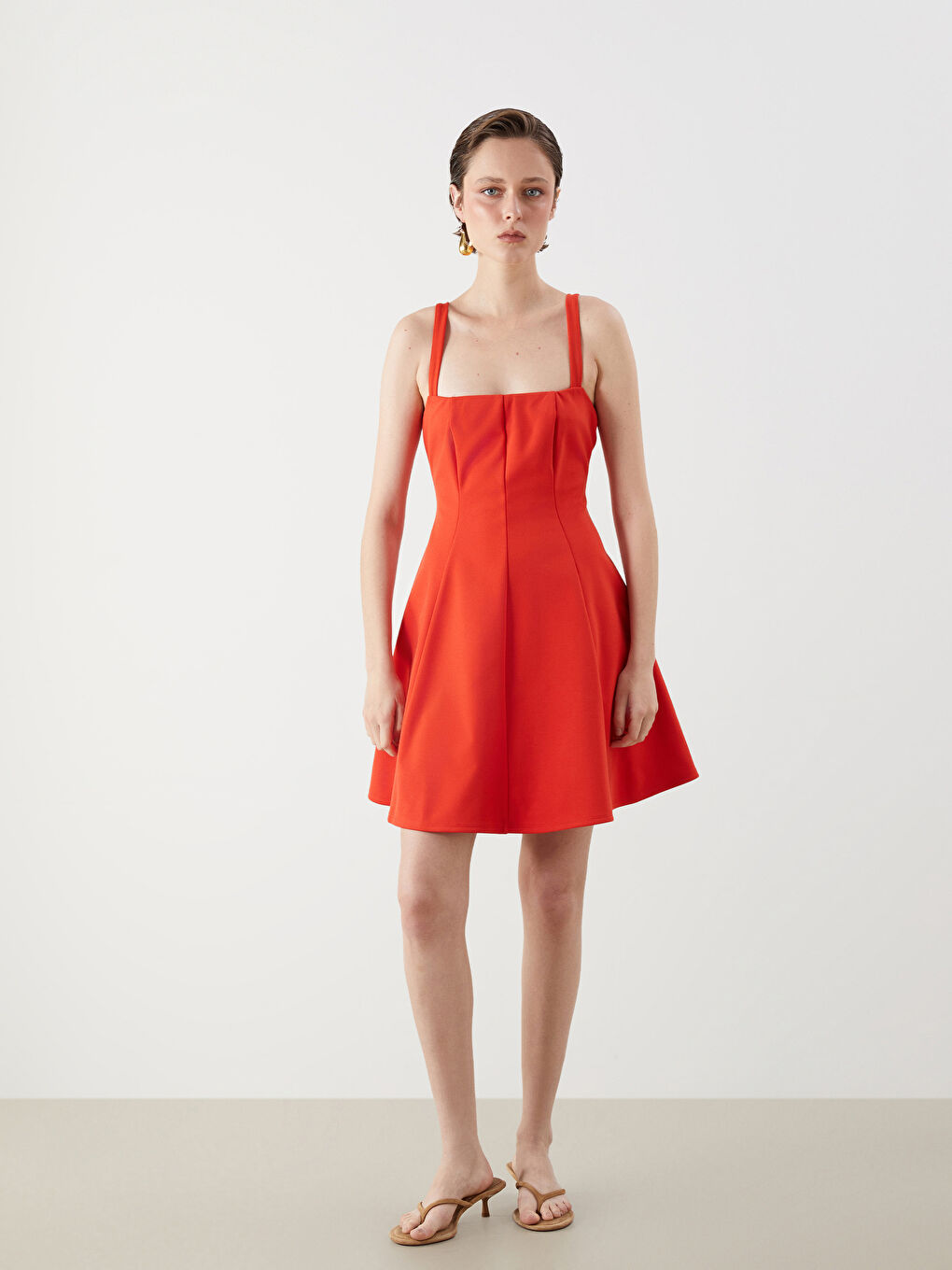 Kırmızı Kare Yaka Askılı Belden Oturtmalı Mini Elbise-1