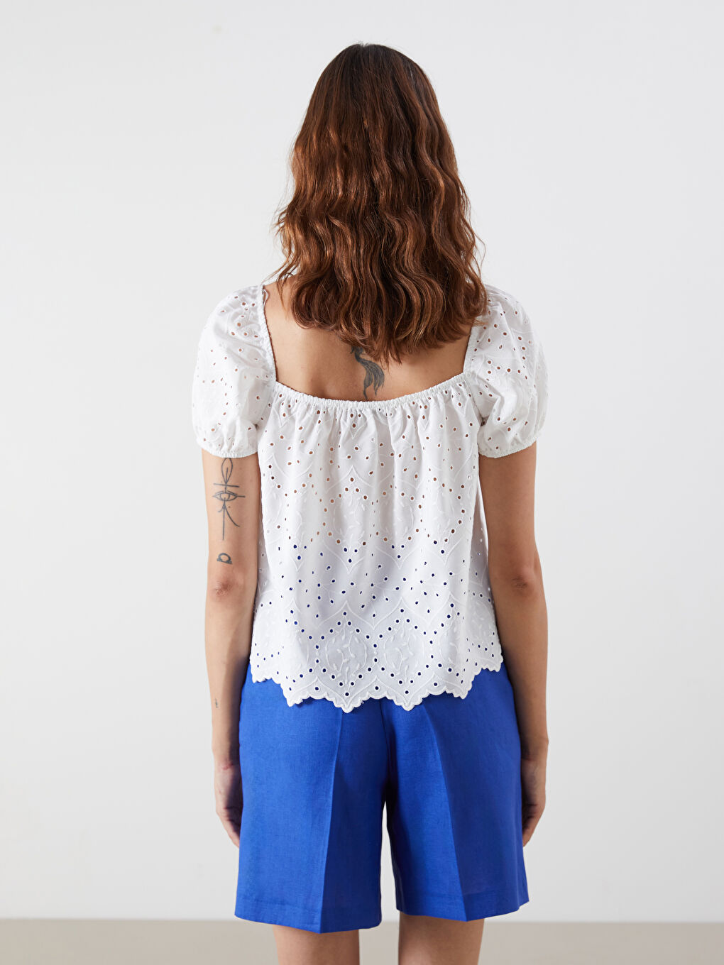 Ekru Kare Yaka Ajurlu Balon Kollu Brode Bluz-3