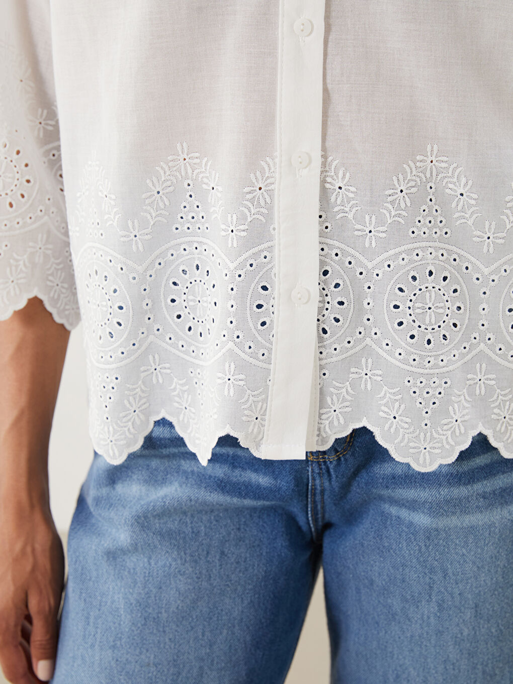 Beyaz Ajurlu Brode Kadın Gömlek-3